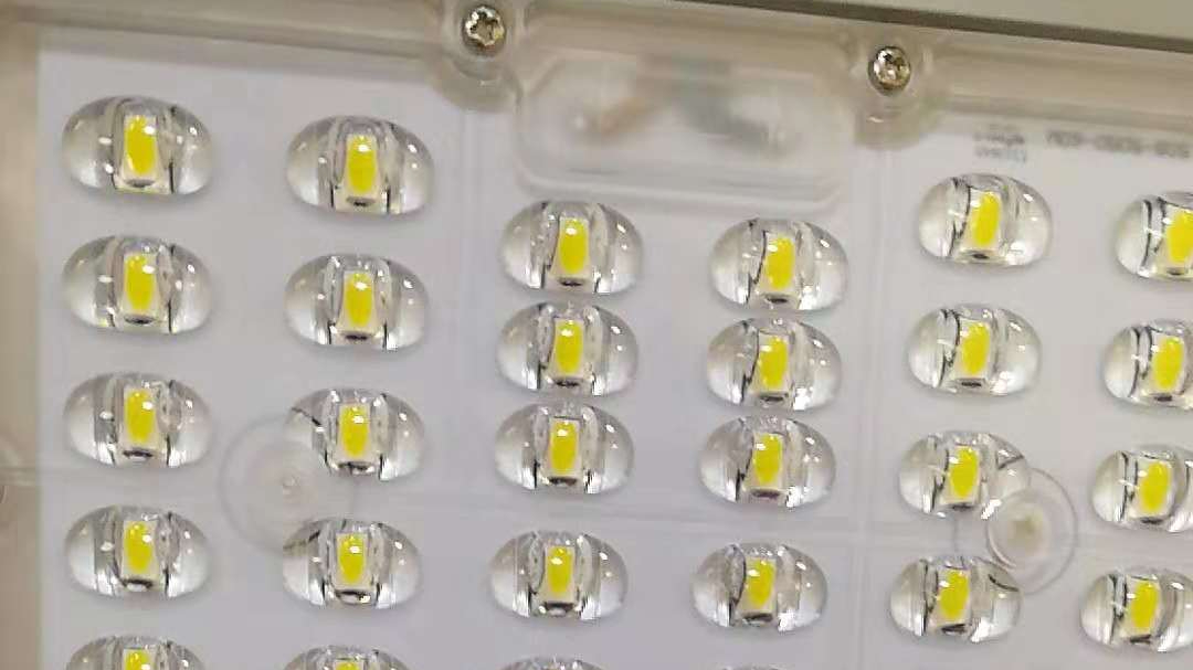 LED灯固定用什么胶水？